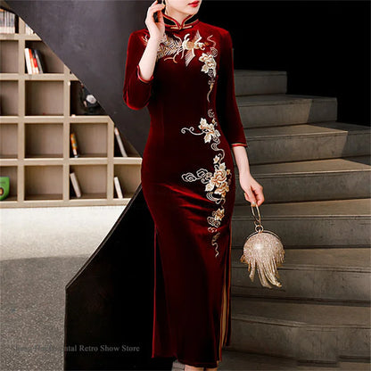 Traditional Embroidered Velvet Long Cheongsam Vintage Classic Chinese Dress Elegants Sexy Slim Split Qipao Plus Size Women Dress