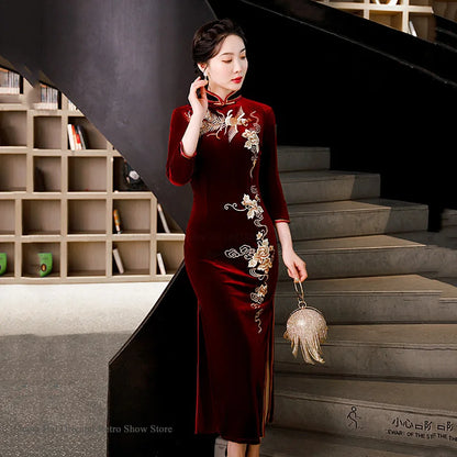 Traditional Embroidered Velvet Long Cheongsam Vintage Classic Chinese Dress Elegants Sexy Slim Split Qipao Plus Size Women Dress