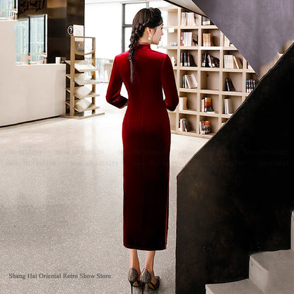 Traditional Embroidered Velvet Long Cheongsam Vintage Classic Chinese Dress Elegants Sexy Slim Split Qipao Plus Size Women Dress