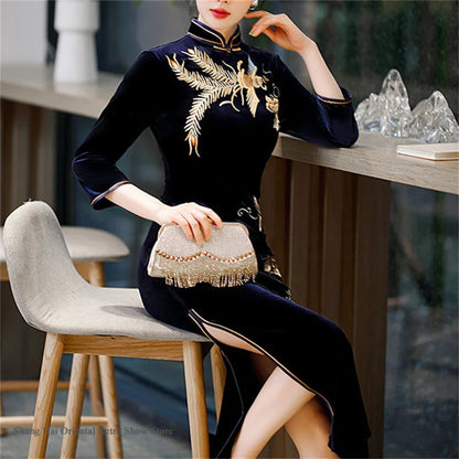 Traditional Embroidered Velvet Long Cheongsam Vintage Classic Chinese Dress Elegants Sexy Slim Split Qipao Plus Size Women Dress